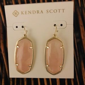 Kendra Scott Jewelry - Kendra Scott Elle Earrings Gold/Rose Quartz Kendra Scott Jewelry - Kendra Scott Elle Earrings Gold/Rose Quartz